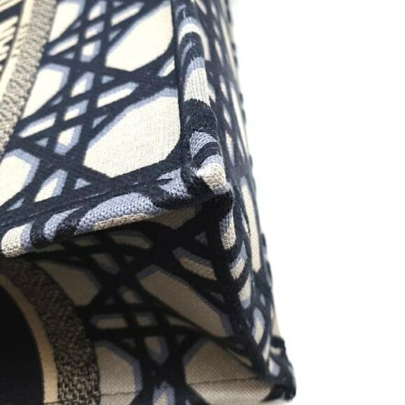 Christian Dior Book Tot Bag 36 M1296 - Picture 6 of 6